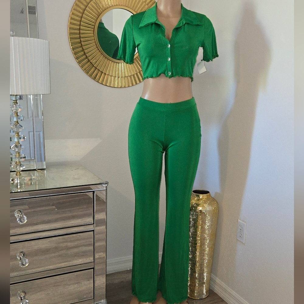 NEW! Women's Green Two Piece Stretchy Pant Set - M & L